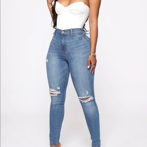 Ripped High Rise Medium Blue Skinny Jeans  7 NWT